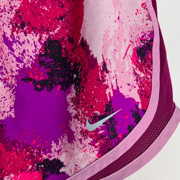 Nike Size Small low cut running style short light weight fabric bright p… - Picture 3 of 6